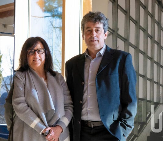 Per fare un tavolo da yacht ci vuole il legno e una grande famiglia