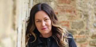 Mente e cuore microfono e taccuino