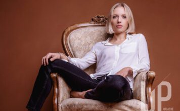 Una lente di ingrandimento a forma di nota eleonora betti