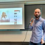 foto-3—Roberto-Russo-illustra-alla-Tesar-i-progetti-dell’associazione-Progetto-Mitofusina-2-Onlus